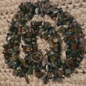 Indian Agate chip multicolored stone necklace.